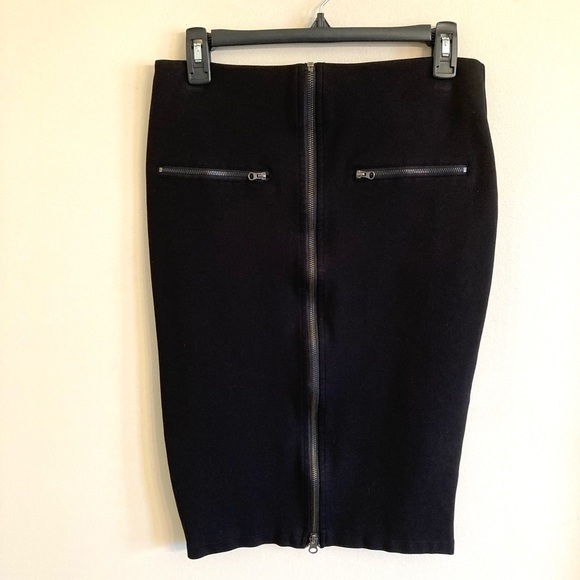 Romeo & Juliet Couture Dresses & Skirts - Romeo & Juliet Couture Skirt